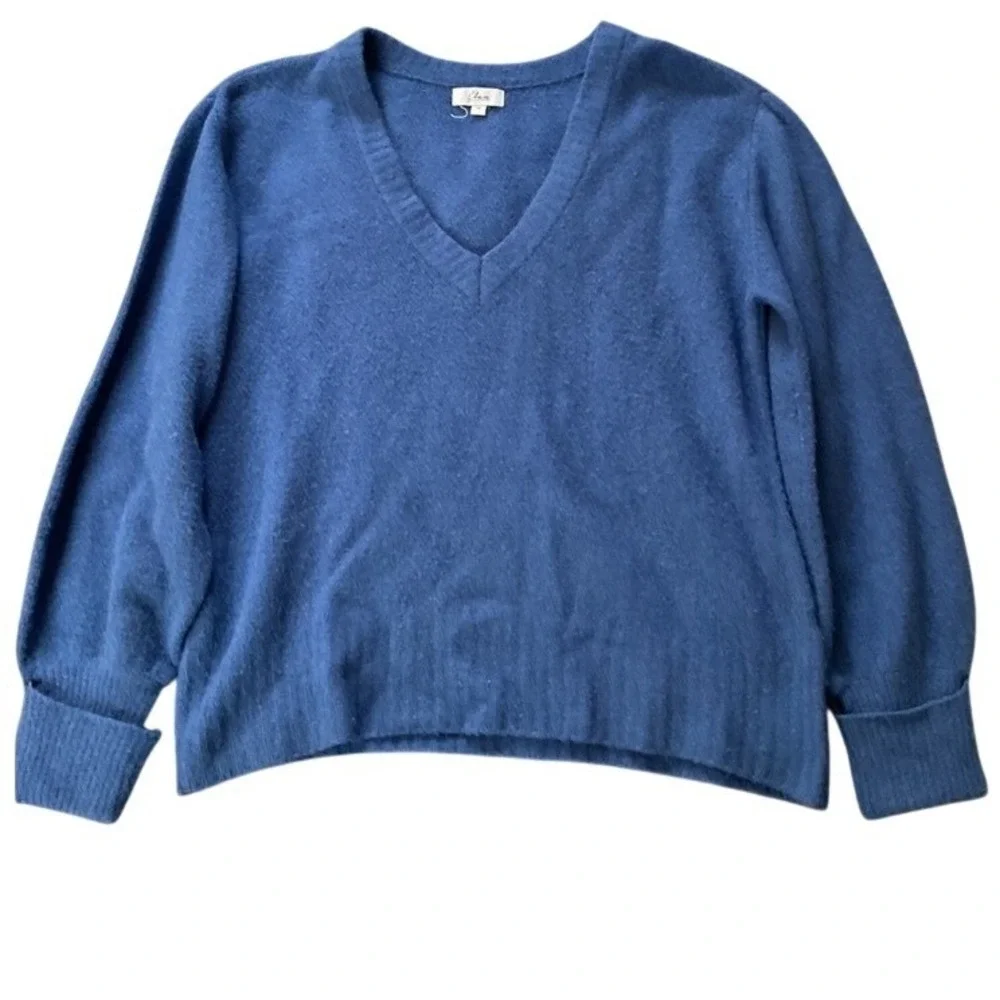 Elan Womens Blue Fuzzy V-Neck Sweater‎ Long Sleeve Ribbed Cuffs Size Medium